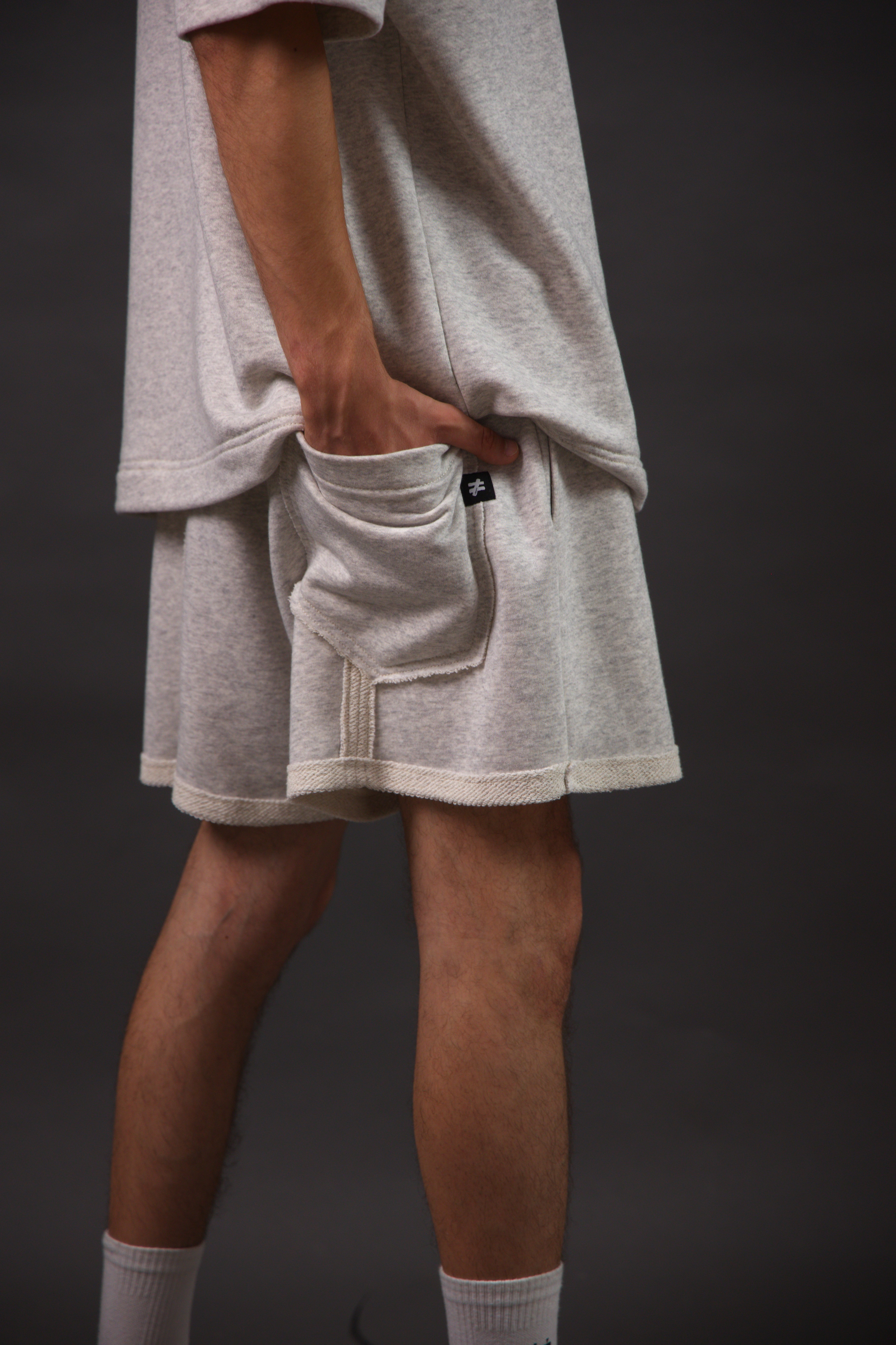 Pantaloni scurti barbati cu slit - Macanache X DifferentCut – imagine 3