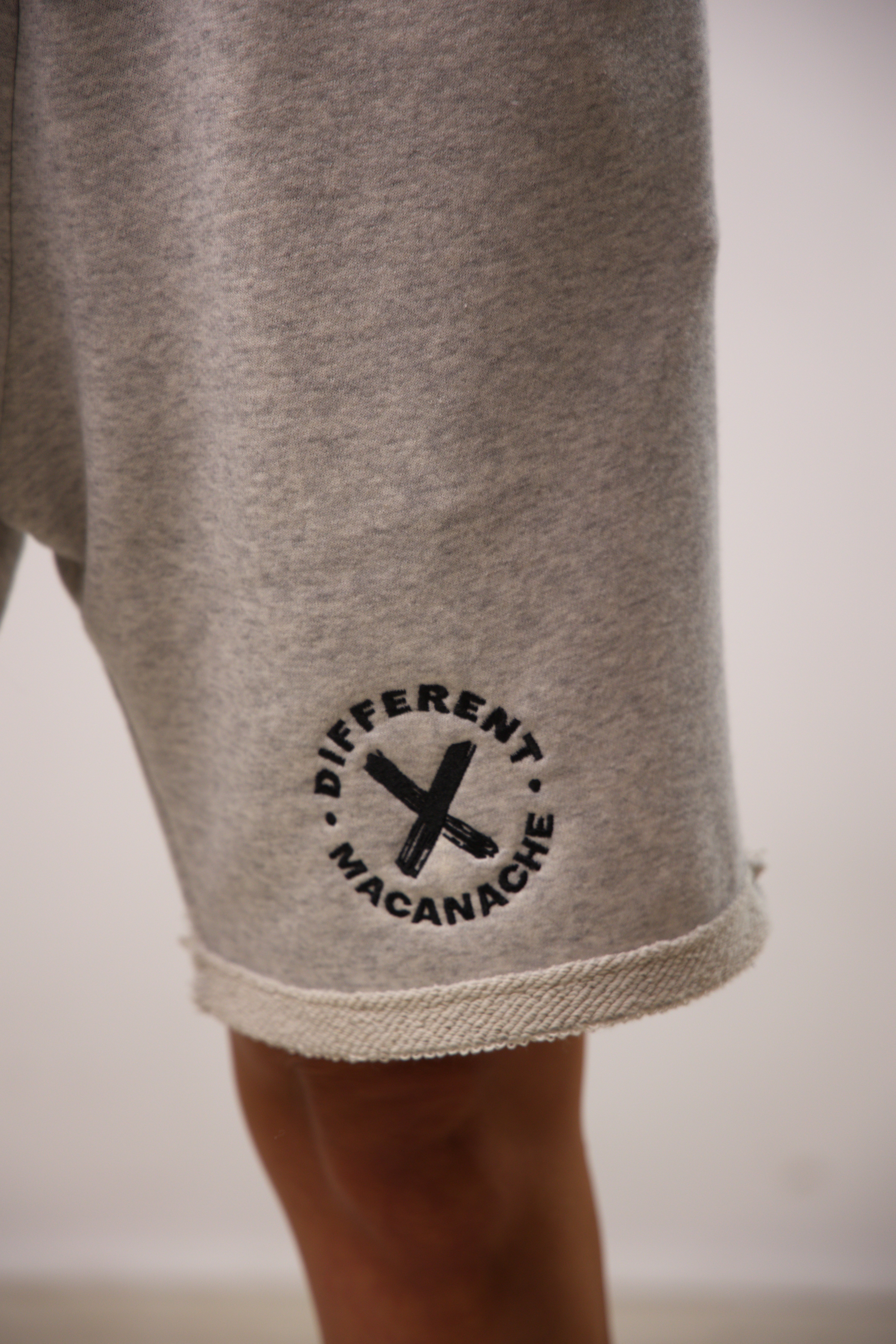 Pantaloni treisferturi fete - Macanache X DifferentCut – imagine 6
