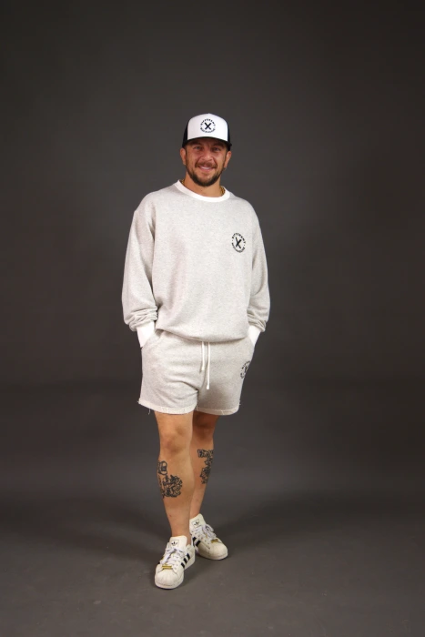 Pantaloni scurti barbati cu cusaturi pe fata - Macanache X DifferentCut – Gri