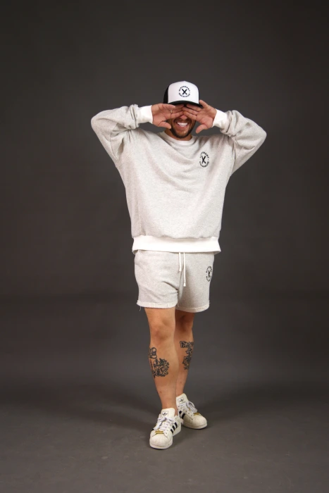 Pantaloni scurti barbati cu cusaturi pe fata - Macanache X DifferentCut – Gri (2)
