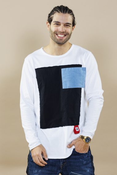 Bluza neagra lejera cu broderie smiley