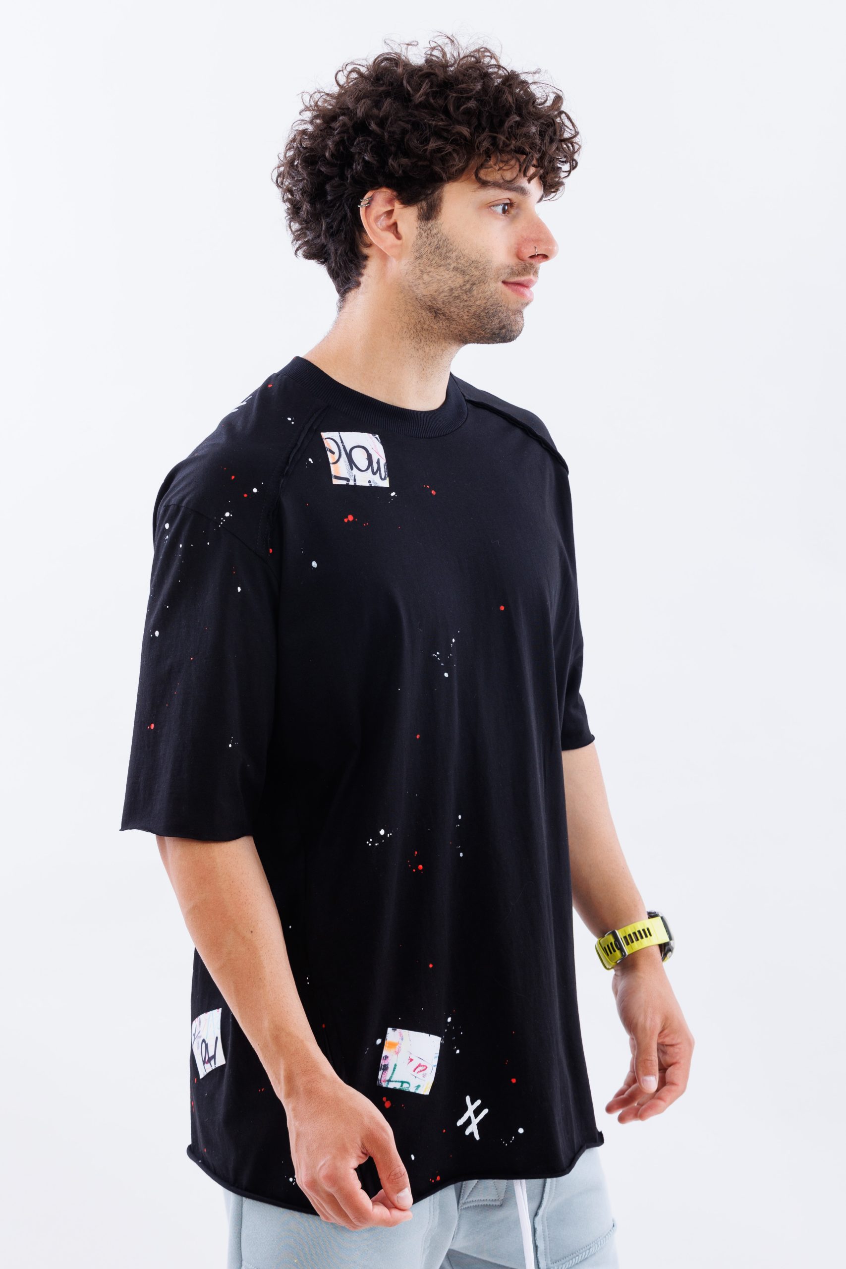 Tricou negru lejer artwave Tricou negru lejer artwave