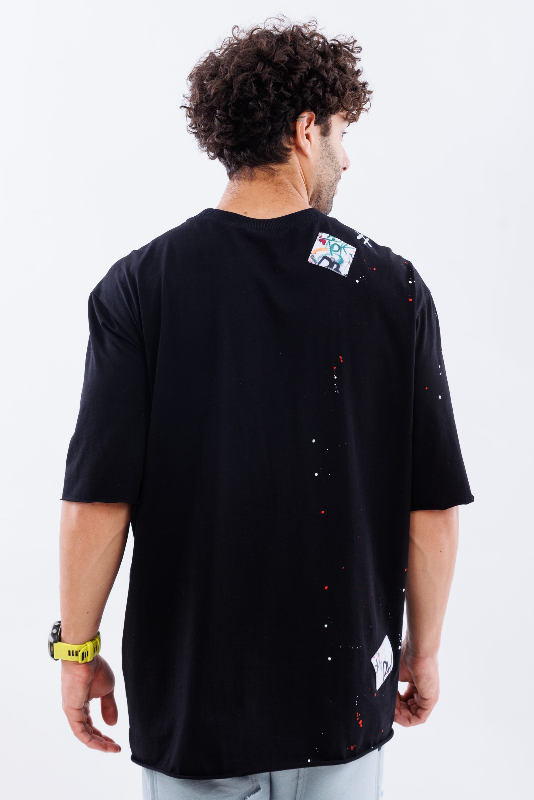 Tricou negru lejer artwave Tricou negru lejer artwave