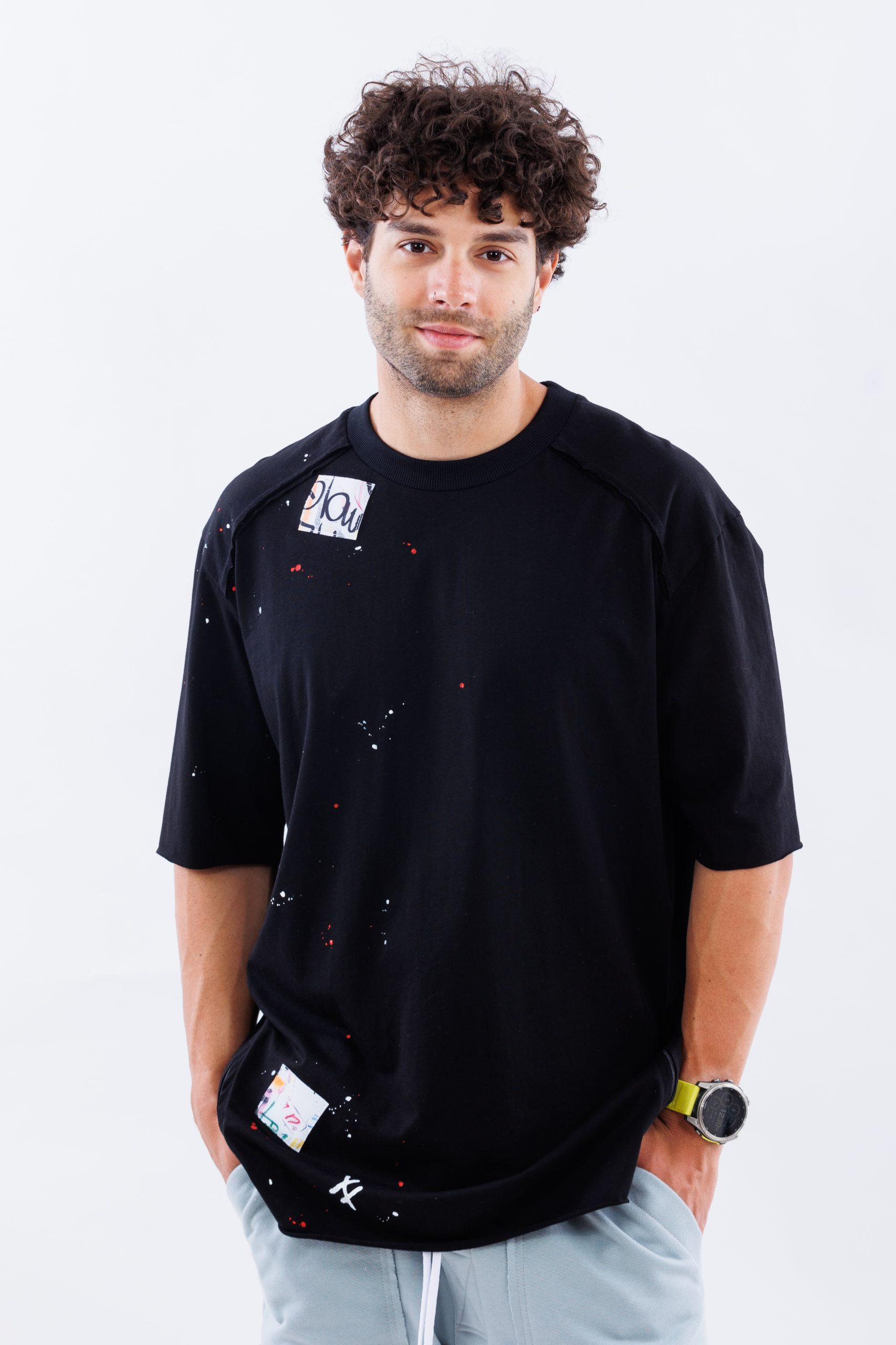 Tricou negru lejer artwave Tricou negru lejer artwave