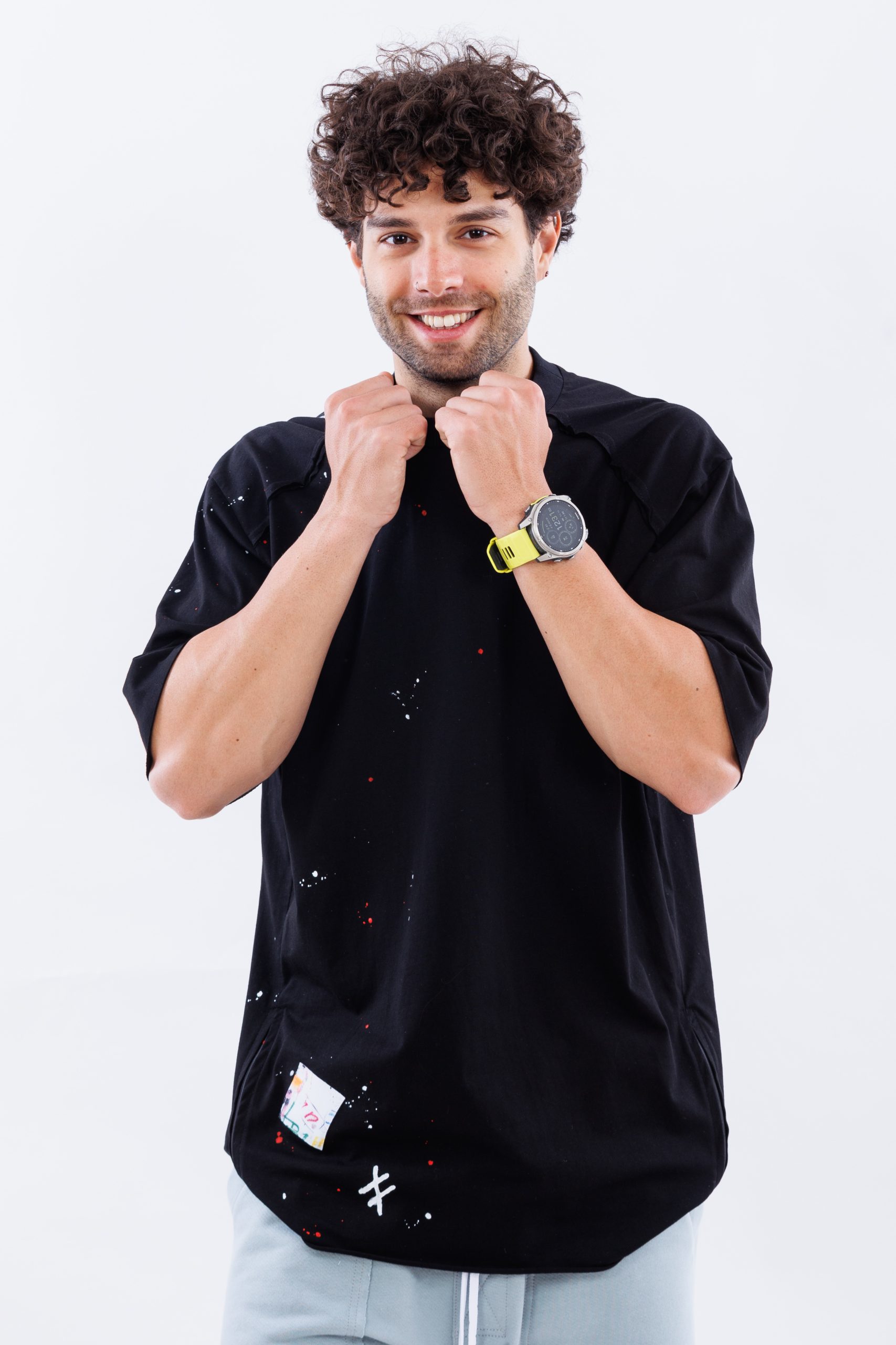 Tricou negru lejer artwave Tricou negru lejer artwave