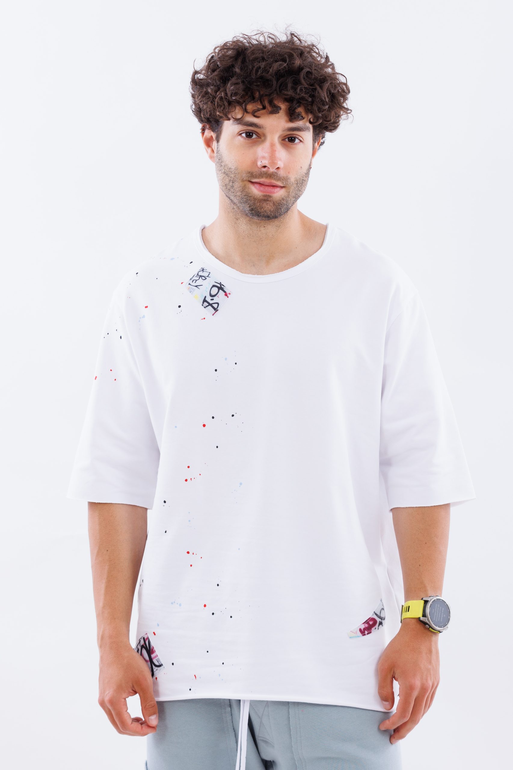Tricou alb lejer art patch