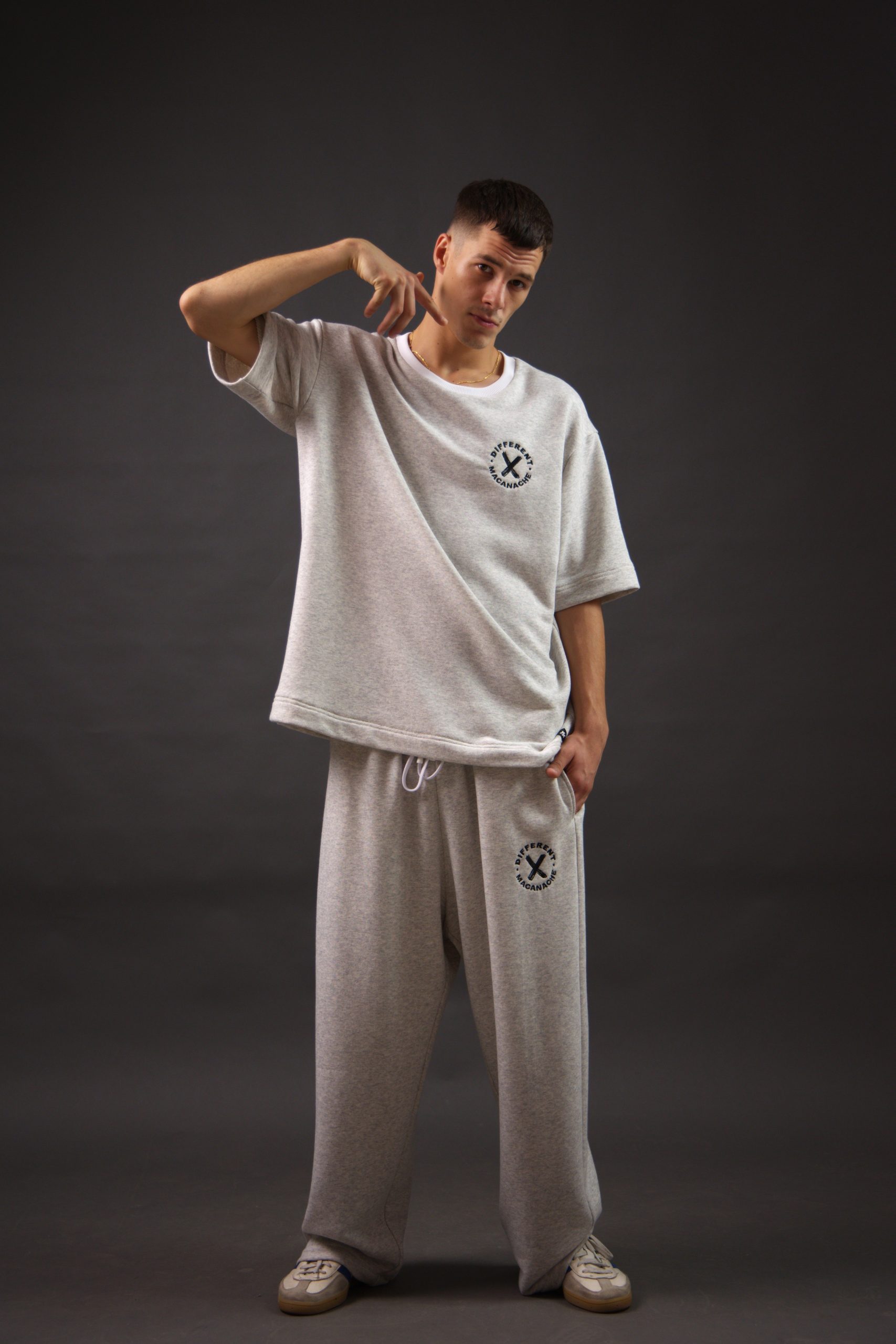 Pantaloni lunigi oversize barbati Macanache X DifferentCut