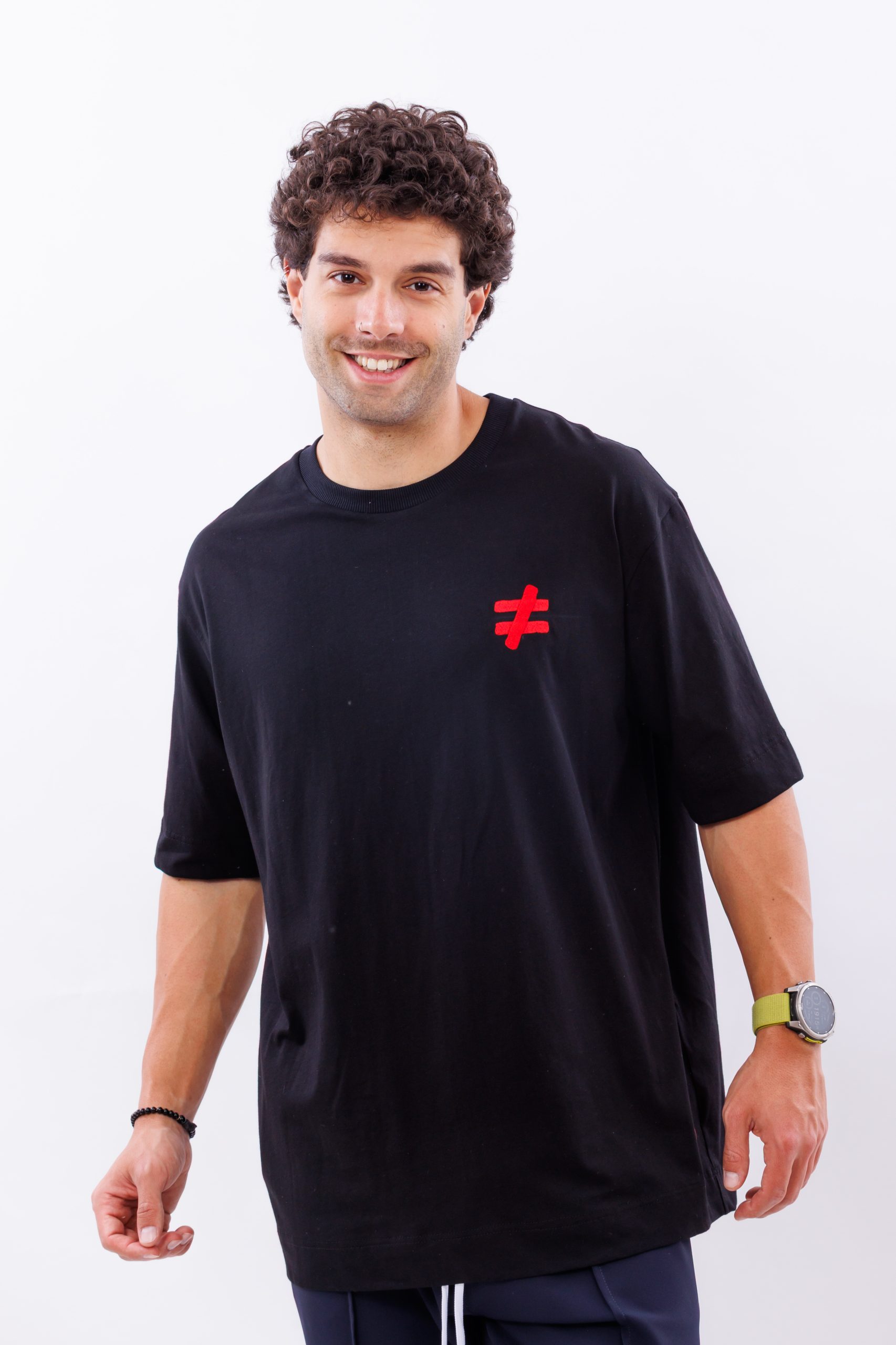 Tricou negru din bumbac DFRNT LOGO